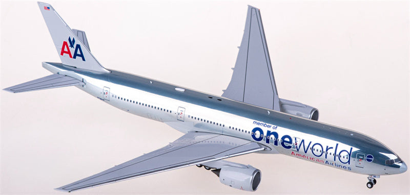 NG Models American Airlines Boeing 777-200ER N796AN 1:400 Diecast Model view 3
