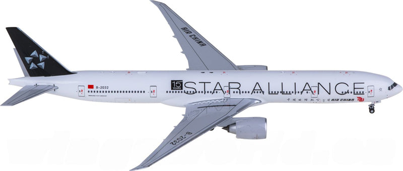 NG Models Air China Boeing 777-300ER B-2032 Star Alliance 1:400 Diecast Model view 2