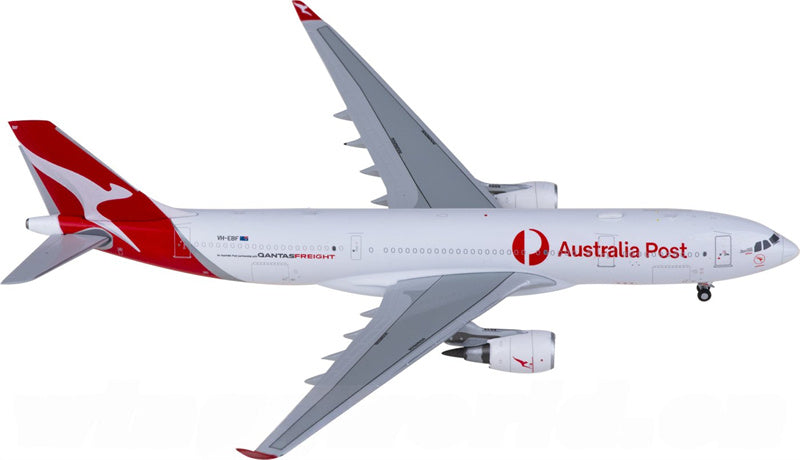 JC Wings Qantas Freight Airbus A330-200P2F VH-EBF 1:400 Diecast Model view 2