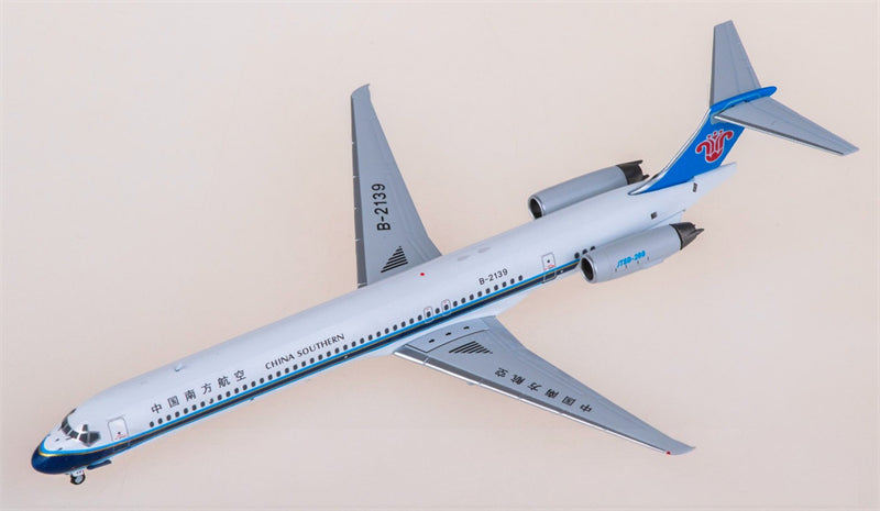 FLOZ China Southern Airlines MD-82 B-2139 1:400 Diecast Model view 3