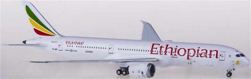 NG Models Ethiopian Airlines Boeing 787-9 ET-AUP 1:400 Airplan Diecast Model view 3