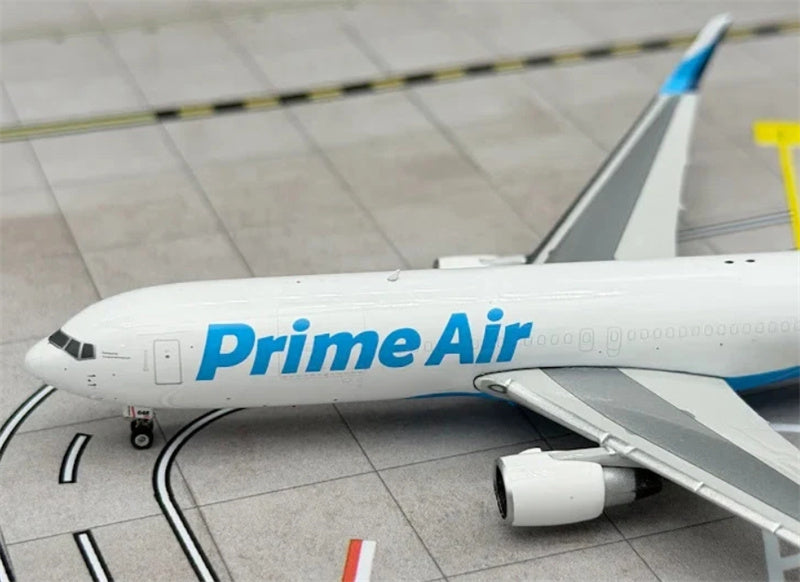Phoenix Prime Air Boeing 767-300ER C-GAZI 1:400 Diecast Model view 3
