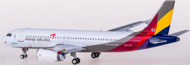 Phoenix Asiana Airlines Airbus A320 HL7737 1:400 Diecast Model view 1