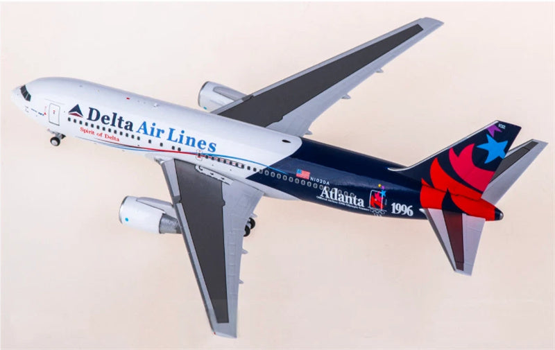 Z2MODEL 1:400 Delta Air Lines Boeing 767-200 N102DA Diecast Model view 4