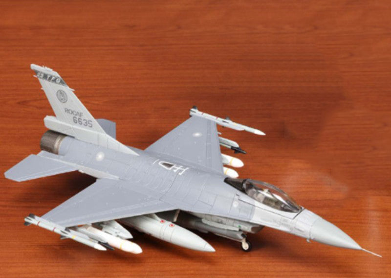 HOBBY MASTER ROCAF / Chihhang AB, Taiwan F-16V 455th TFW 22nd TFG 1:72 Model    6635