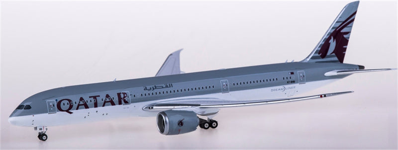 Phoenix Qatar Boeing 787-9 A7-BHB 1:400 Diecast Model view 2