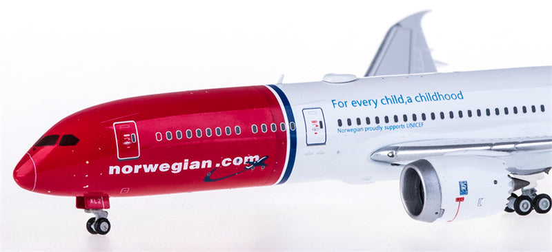 JC Wings Norwegian Air Shuttle Boeing 787-9 G-CKLZ 1:400 Diecast Model view 3