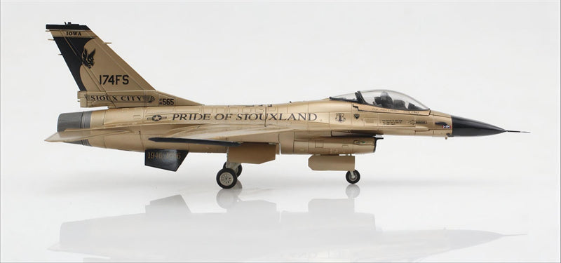 HOBBY MASTER USAF F-16A 185ARW 1:72 Model 2022 Golden Bat Viper 85-1565