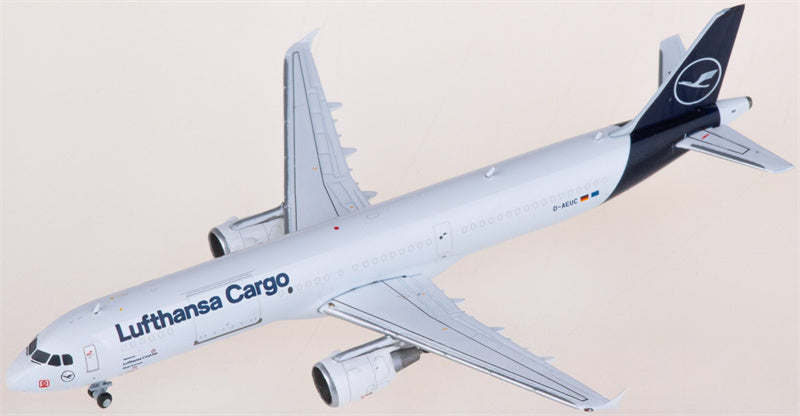 Geminijets Lufthansa Cargo Airbus A321P2F D-AEUC 1:400 Diecast Model view 2