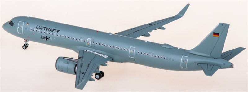 JC Wings Luftwaffe Airbus A321neo 15+11 1:200 Diecast Model view 3