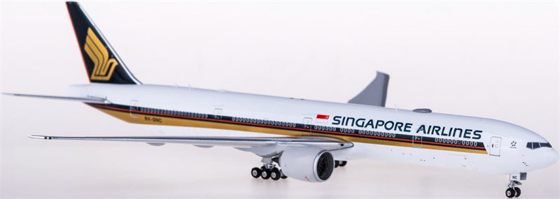 Phoenix Singapore Airlines Boeing 777-300ER 9V-SNC 1:400 Diecast Model view 3