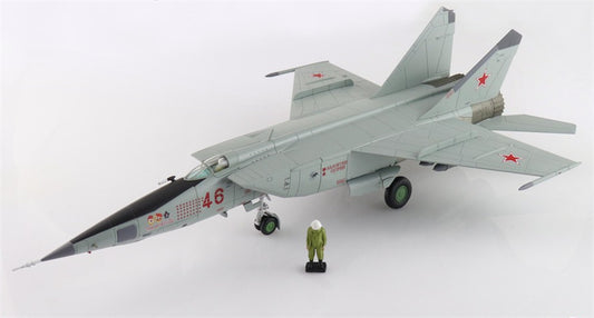HOBBY MASTER MIG-25RBT Foxbat Red 46 47th GRAP 2nd Sqn. Russian Air Force May 2001 (with 8 x FAB-500 bombs) 1:72 Aircraft Pre-built Model