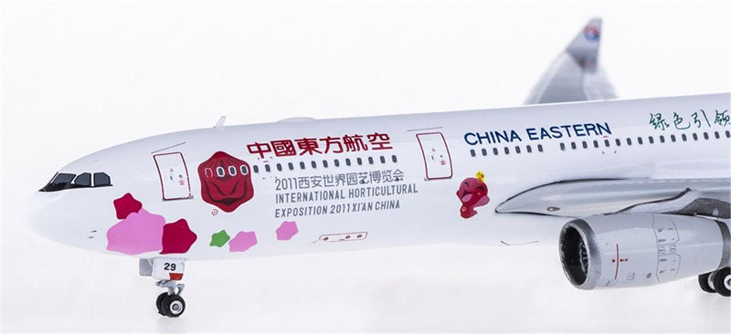 Phoenix China Eastern Airbus A330-300 B-6129 1:400 Diecast Model view 4