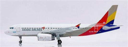 JC Wings Asiana Airbus A320 HL7788 1:200 Diecast Model view 1