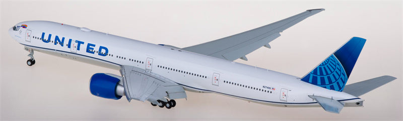 JC Wings United Airlines Boeing 777-300ER N2749U Flaps Down 1:200 Diecast Model view 2