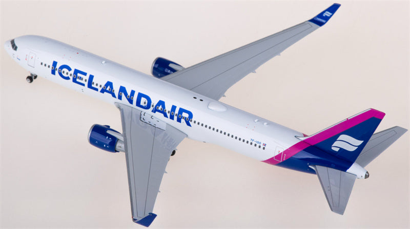 Phoenix Icelandair Boeing 767-300ER TF-ISO 1:400 Diecast Model view 3