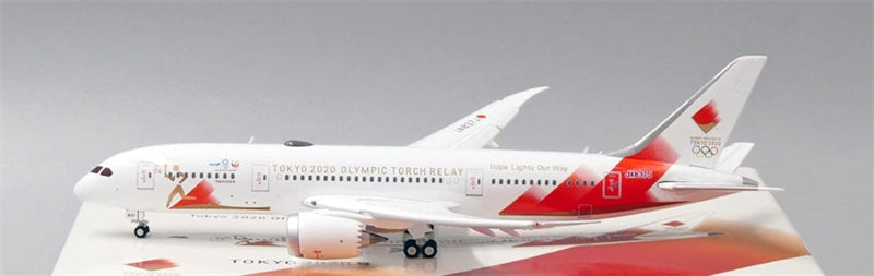 JC Wings 1:400 Japan Airlines Boeing 787-8 JA837J Flaps down DIECAST Model