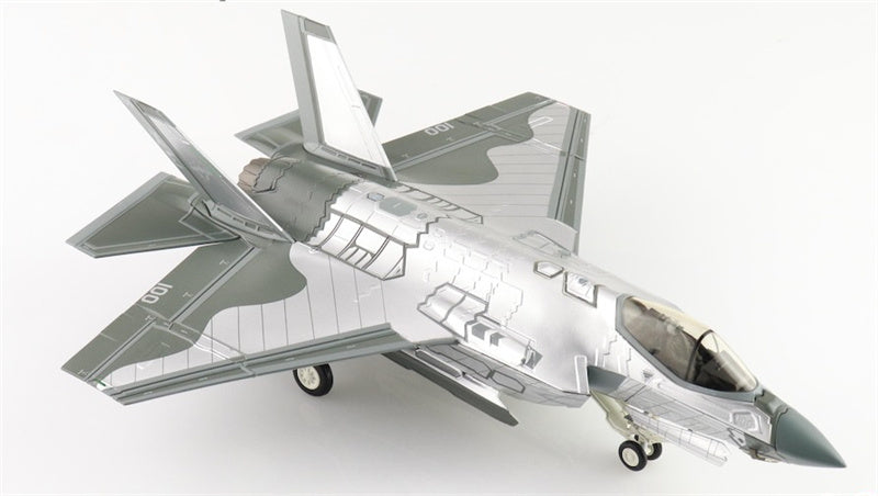 HOBBY MASTER F35C Lightning II JSF Mirror Coating XE-100/168733 US Navy August 2022 1:72 Aircraft Pre-built Model