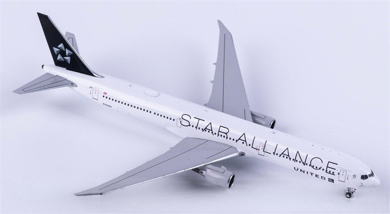 NG Models United Airlines Boeing 767-400ER N76055 1:400 Diecast Model view 1