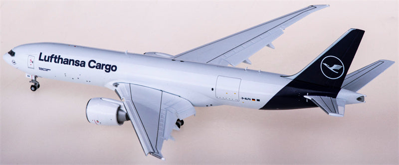 Geminijets Lufthansa Cargo Boeing 777-200LRF D-ALFA Flaps Down 1:400 Diecast Model view 2