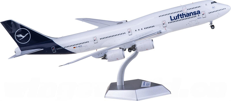 SQ Wings Lufthansa Boeing 747-8 D-ABYA 1:200 Diecast Model view 1