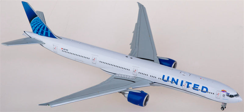 JC Wings United Airlines Boeing 777-300ER N2749U Flaps Down 1:400 Diecast Model view 1
