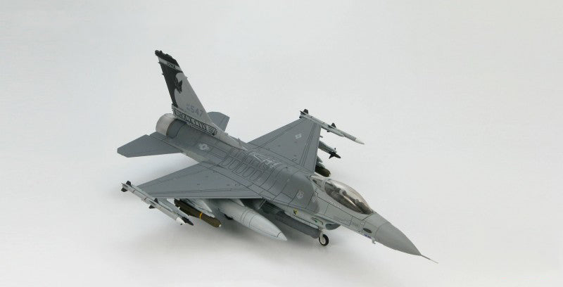 HOBBY MASTER USAF / Iowa Air National Guard F-16C 185th FG / 174 FS 1:72 Model   The Bats 85-1547