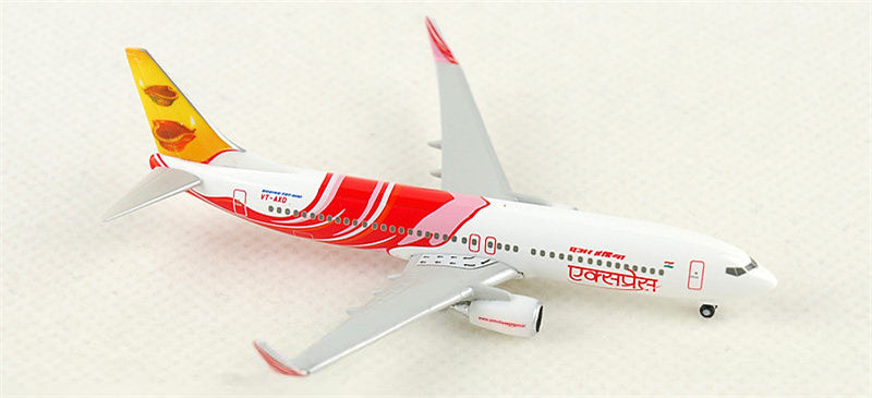Hogan Air India Express Boeing 737-800 VT-AXD Limited Edition 1:500 ABS Model view 1