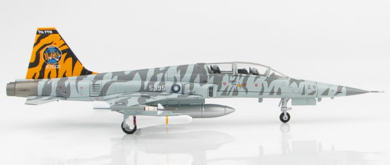 HOBBY MASTER ROCAF F-5F 7th FTW 1:72 Model 2018  Tiger II 5395 / 830121
