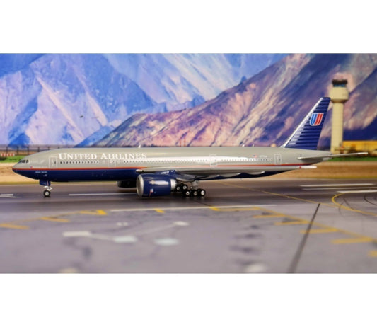 Phoenix 1:400 United Airlines B777-200 N777UA  DIECAST Model