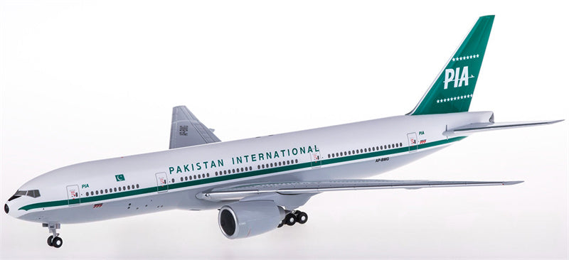 Hogan Pakistan International Airlines Boeing 777-200 AP-BMG Retro Livery 1:200 ABS Model view 3