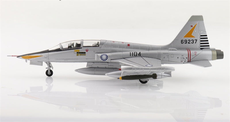 HOBBY MASTER F-5B Freedom Fighter 1104/66-9237 ROCAF 1960s 1:72 Aircraft Pre-built Model