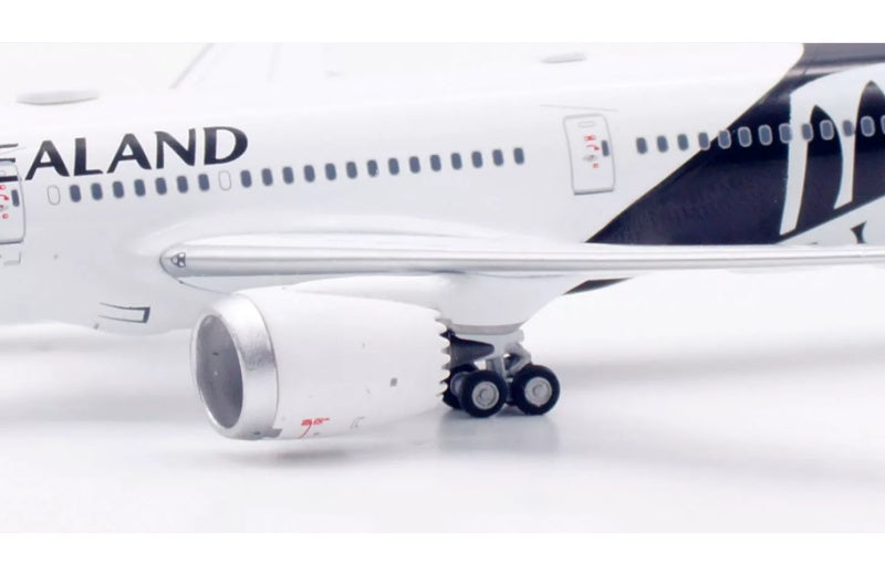 Aviation 1:400 Air New Zealand B787-9 ZK-NZR  DIECAST Model