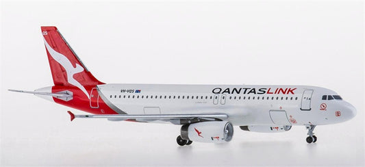 AeroClassics Qantaslink Airbus A320 VH-VQS 1:400 Diecast Model view 1