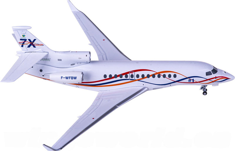 NG Models Dassault Aviation Falcon 7X F-WFBW 1:200 Diecast Model view 4