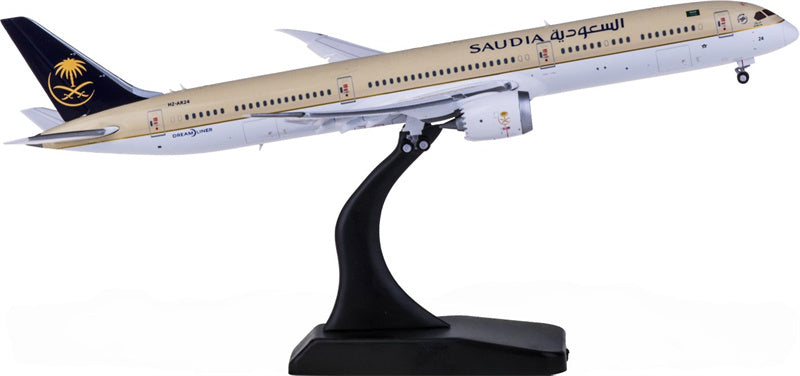 JC Wings Saudia Boeing 787-10 HZ-AR24 Flaps Down 1:400 Diecast Model view 1