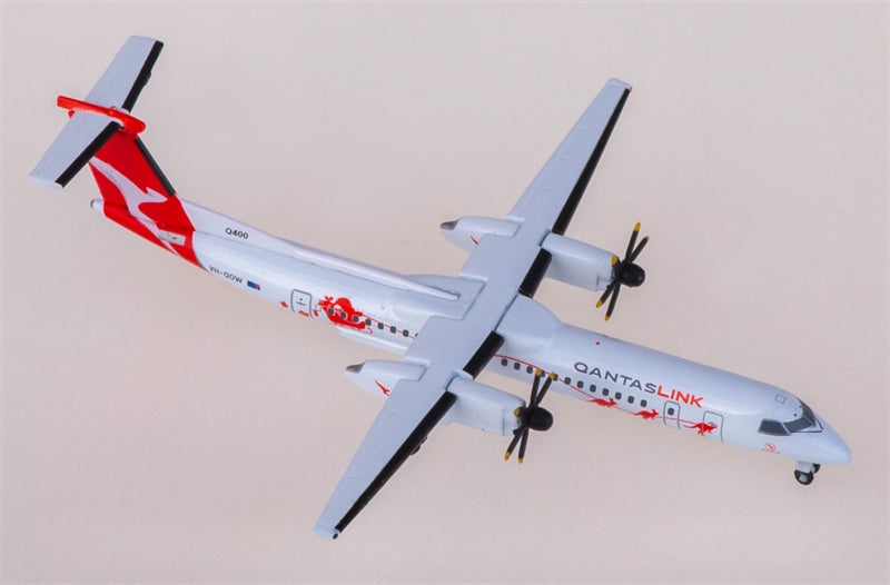 Herpa Qantas Bombardier Dash 8 Q400 VH-QOW 1:500 Diecast Model view 1