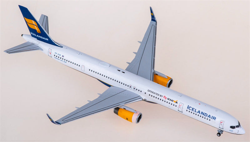 NG Models Icelandair Boeing 757-300 TF-FIX 1:400 Diecast Model view 2