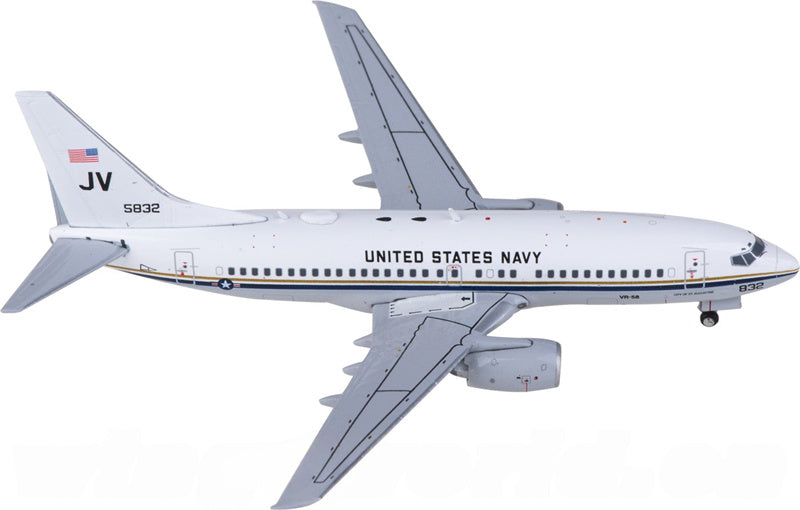 JC Wings US Navy Boeing 737-700 C-40A Clipper 165832 1:400 Diecast Model view 2