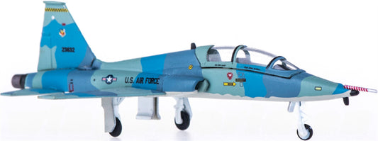 Hogan USAF T-38A Agreesive Talons 64TH Fws 1:200 Diecast Model view 1