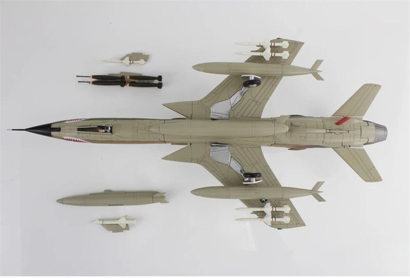 HOBBY MASTER F-105F Red River Showboat 63-8331 354 TFS/355 TFW Takhki RTAFB 1:72 Airplane Pre-built Model