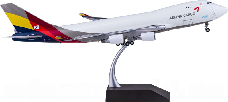 Geminijets Asiana Cargo Boeing 747-400F HL7616 Open nose 1:200 Diecast Model view 4