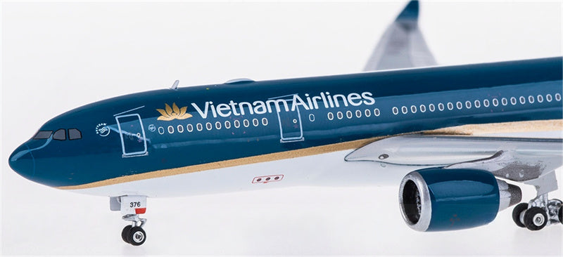 Phoenix Vietnam Airlines for Airbus A330-200 VN-A376 1:400 Airplane Pre-built  Airliner Model Display