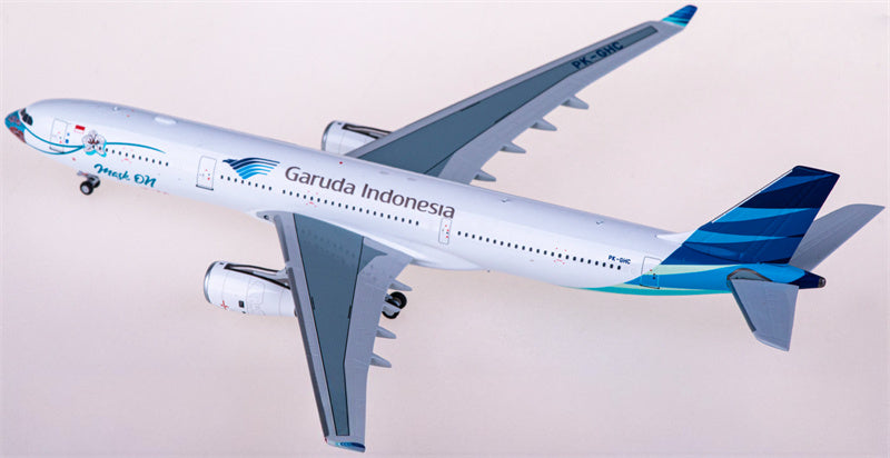 NG Models Garuda Indonesia Airbus A330-300 PK-GHC 1:400 Diecast Model view 2