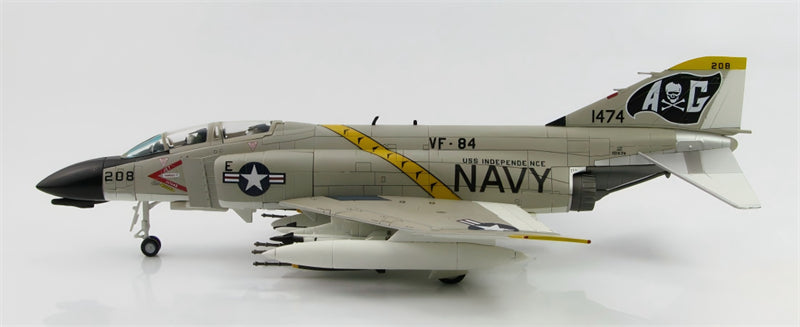 HOBBY MASTER USN F-4B VF-84 Jolly Rogers 1:72 Model 1965 USS Independence 151474
