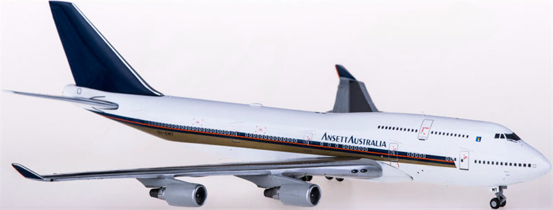 JC Wings Ansett Boeing 747-400 9V-SMT 1:400 Diecast Model view 2