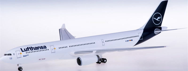 Hogan Lufthansa Airbus A330-300 D-AIKR 1:200 ABS Model view 1