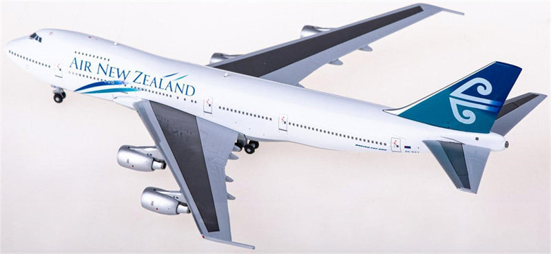 BigBird400 Air New Zealand Boeing 747-200B ZK-NZY 1:400 Airplan Diecast Model view 3