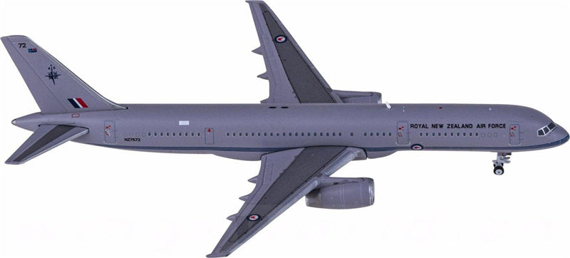 JC Wings Royal New Zealand Air Force Boeing 757-200 NZ7572 1:400 Diecast Model view 2
