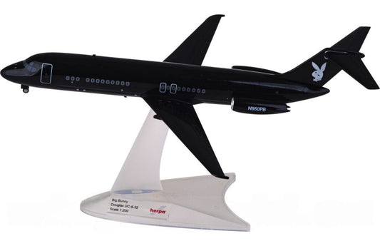 Herpa Play boy McDonnell Douglas DC-9-30 N950PB Big Bunny 1:200 Aircraft Pre-built  Airliner Model Display